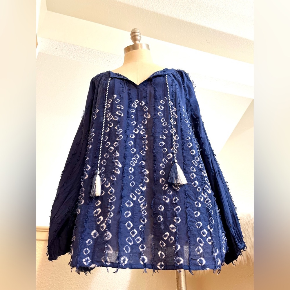 EUC L Blue Lightweight Boho Top - Picture 2 of 6
